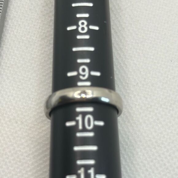NWOT Size 9 1/2 Stainless steel band with solitaire zircon stone - Picture 4 of 4
